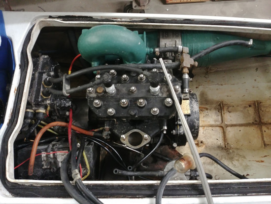 js440 motorutrymme.jpg