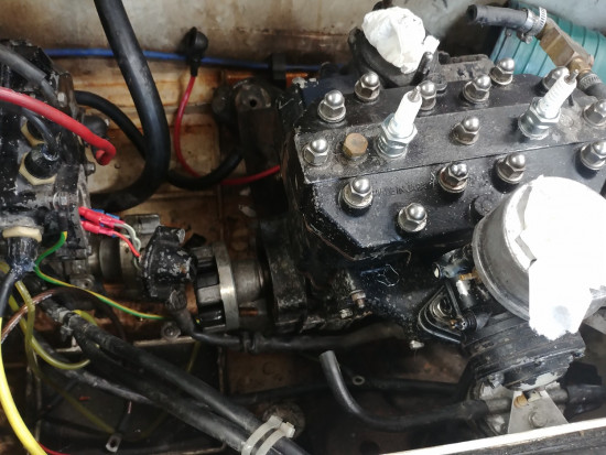 js440 motorn lossad.jpg