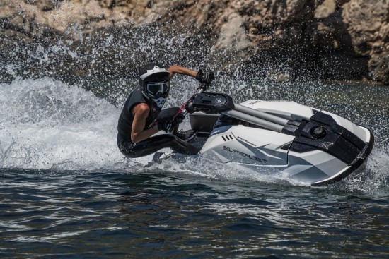 2021-Yamaha-SJ1050-EU-White-Action-014-031.jpg